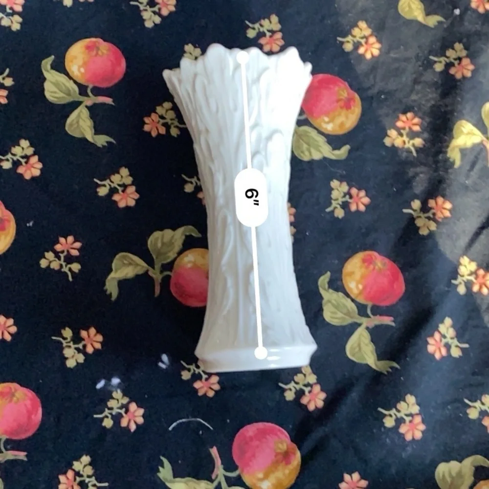 Lenox Elegant White Leaf Vase